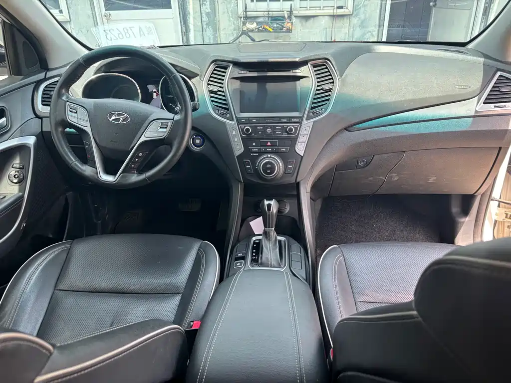 Hyundai Santa Fe 2017 — фото 10