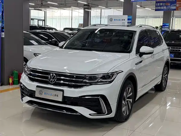 Volkswagen Tiguan L Plug-In Hybrid 2022