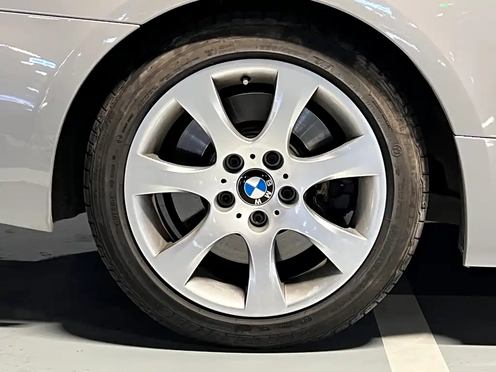 BMW 3 Series 2009 — фото 22