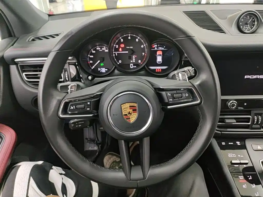 Porsche Macan 2022 — фото 11
