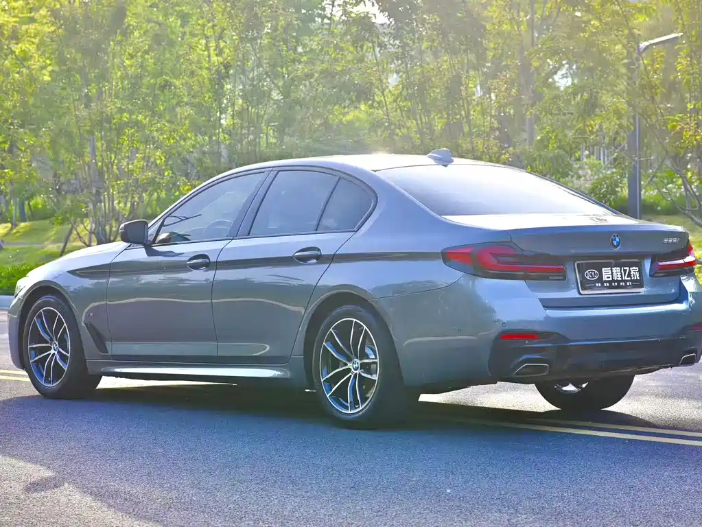 BMW 5 Series 2023 — фото 14