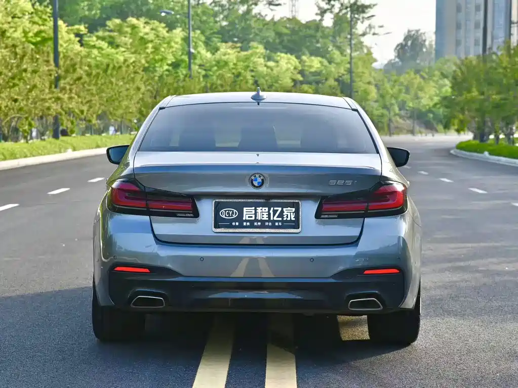BMW 5 Series 2023 — фото 15