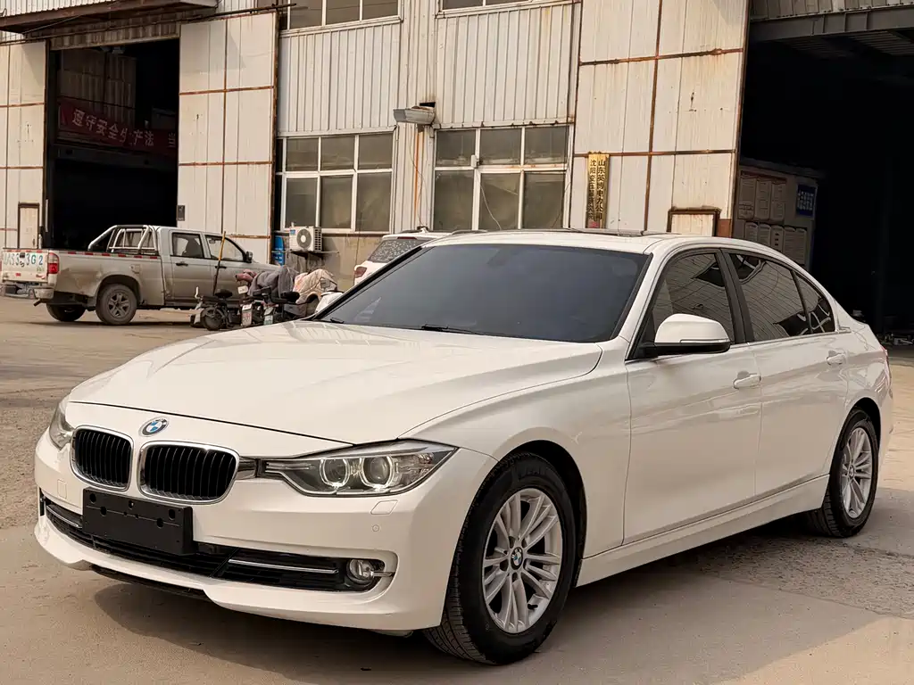 BMW 3 Series 2013 — фото 1