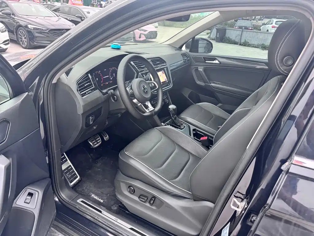 Volkswagen Tiguan L 2021 — фото 11