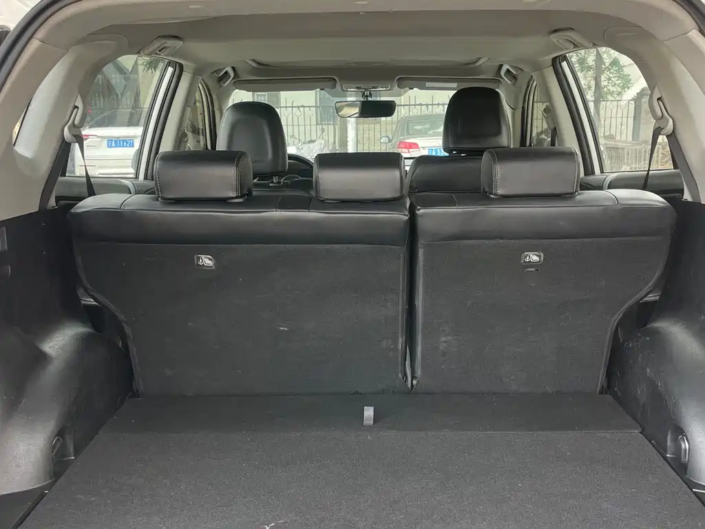 Toyota RAV4 2015 — фото 8
