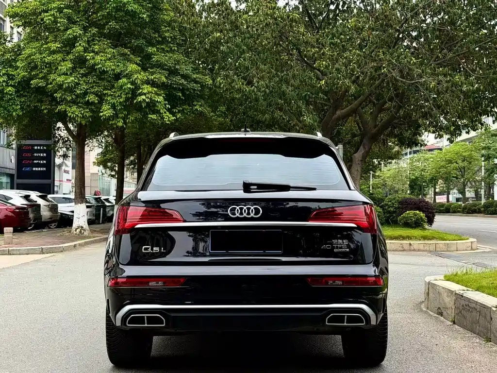 Audi Q5L 2023 — фото 8