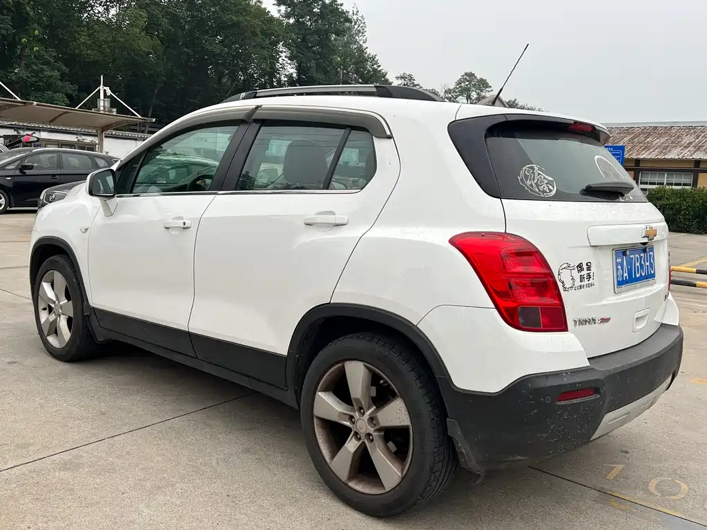 Chevrolet Trax 2015 — фото 12