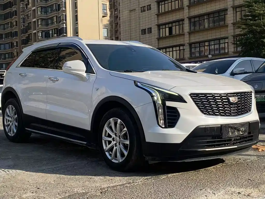 Cadillac XT4 2022 — фото 3