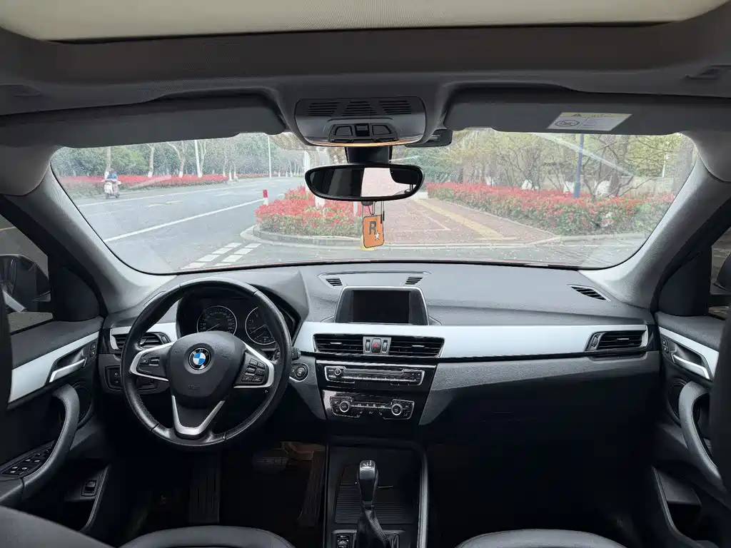 BMW X1 2017 — фото 9