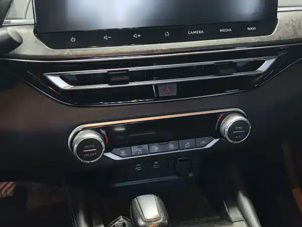 Nissan Teana 2023