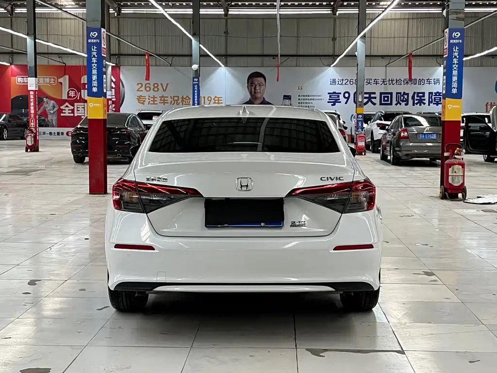 Honda Civic 2025 — фото 16