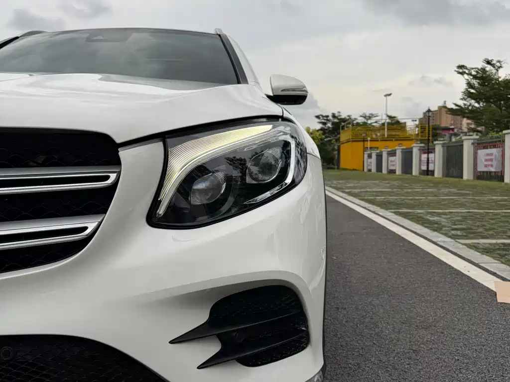Mercedes-Benz GLC 2017 — фото 10