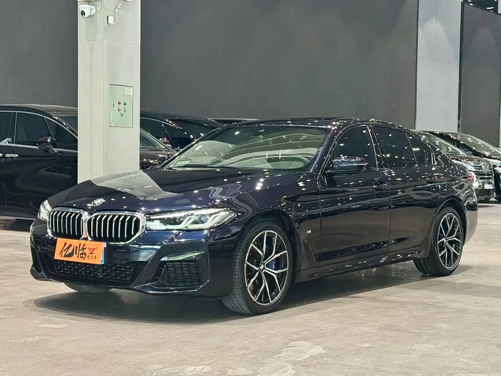 BMW 5 Series 2021 — фото 1