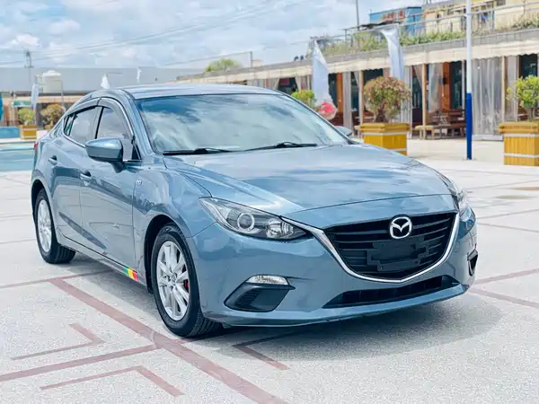Mazda 3 Axela 2015