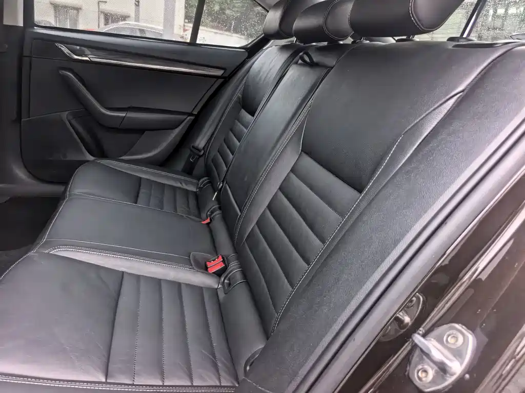 Skoda Octavia 2016 — фото 25