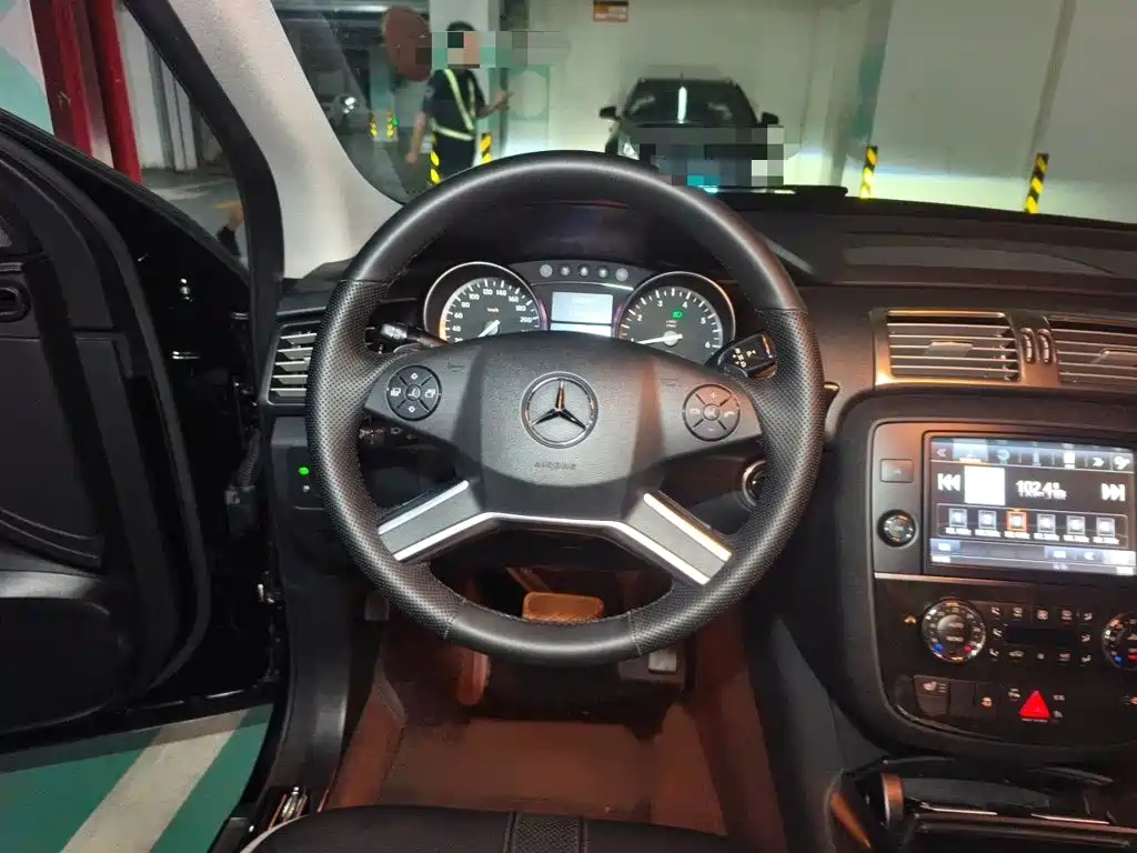 Mercedes-Benz R-Class 2017 — фото 3