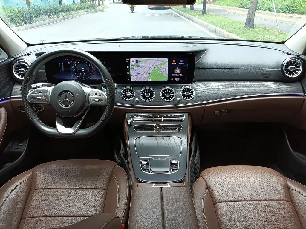 Mercedes-Benz E-Class 2020 — фото 12