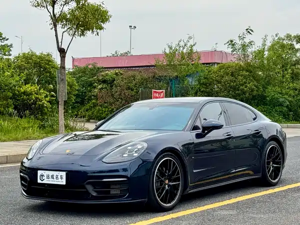 Porsche Panamera 2022