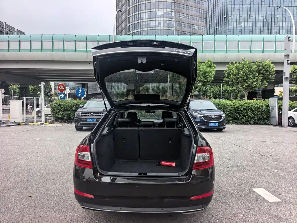 Skoda Octavia 2016 — фото 8