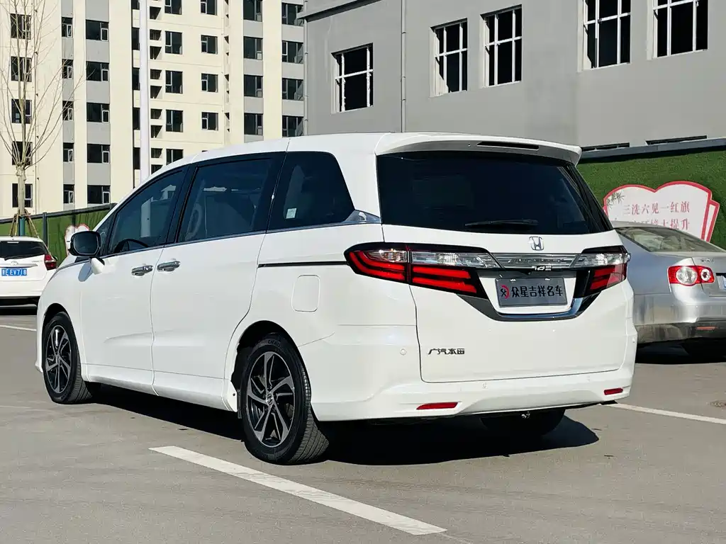 Honda Odyssey 2018 — фото 16
