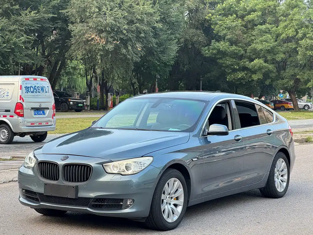 BMW 5 Series GT 2012 — фото 1