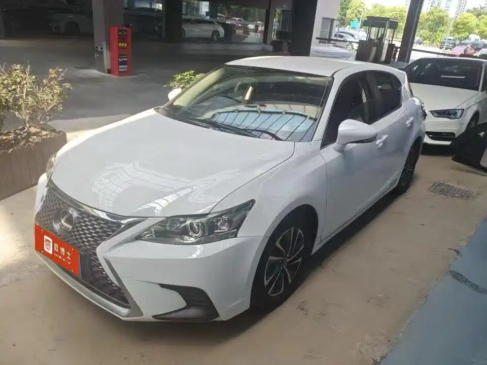 Lexus CT 2018