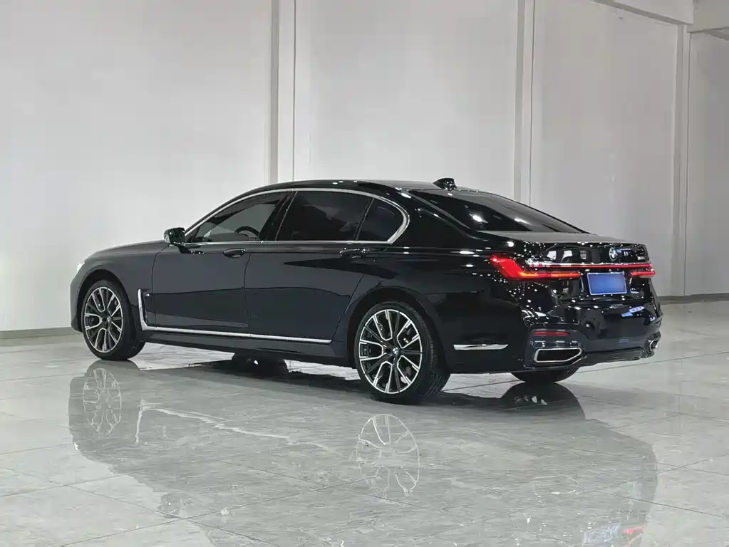 BMW 7 Series 2019 — фото 12