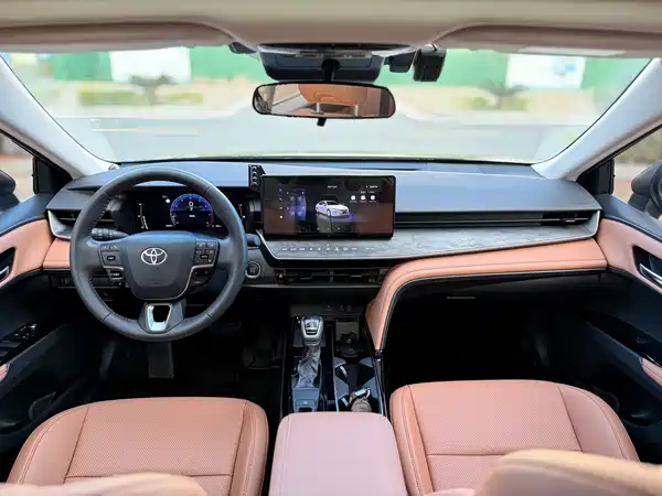 Toyota Camry 2025
