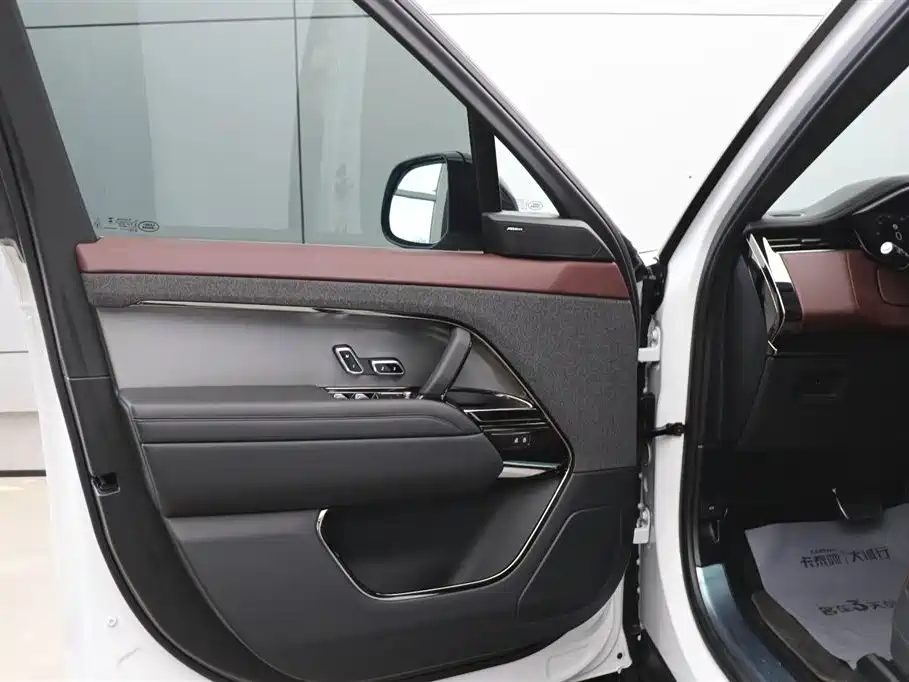 Land Rover Range Rover Sport 2024 — фото 10