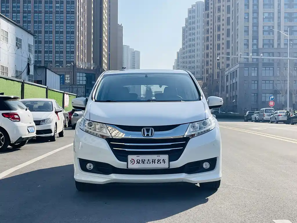 Honda Odyssey 2018 — фото 2