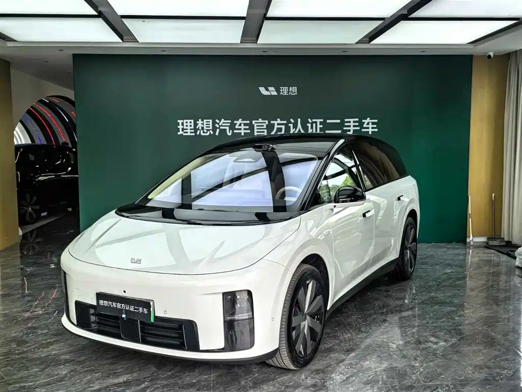 Li Auto i8 2025 — фото 1