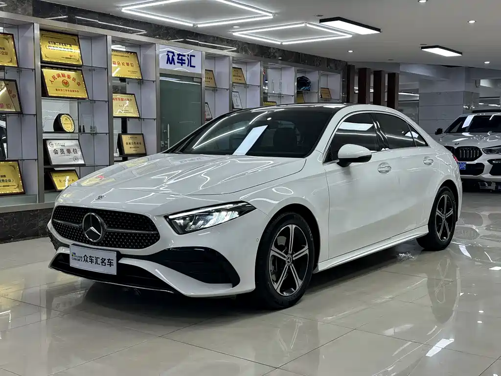 Mercedes-Benz A-Class 2024 — фото 1
