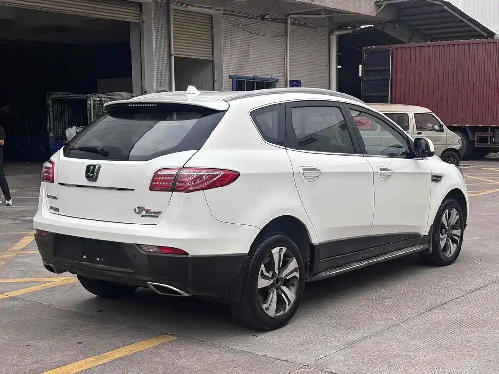 Luxgen Da7 SUV 2015 — фото 20