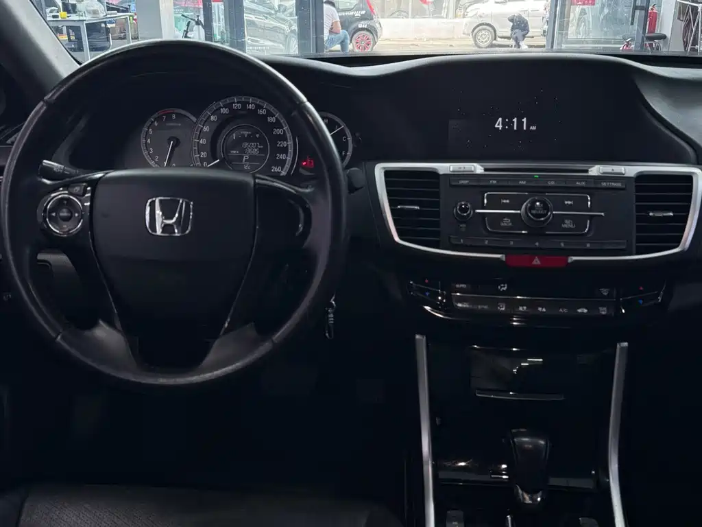 Honda Accord 2018 — фото 19