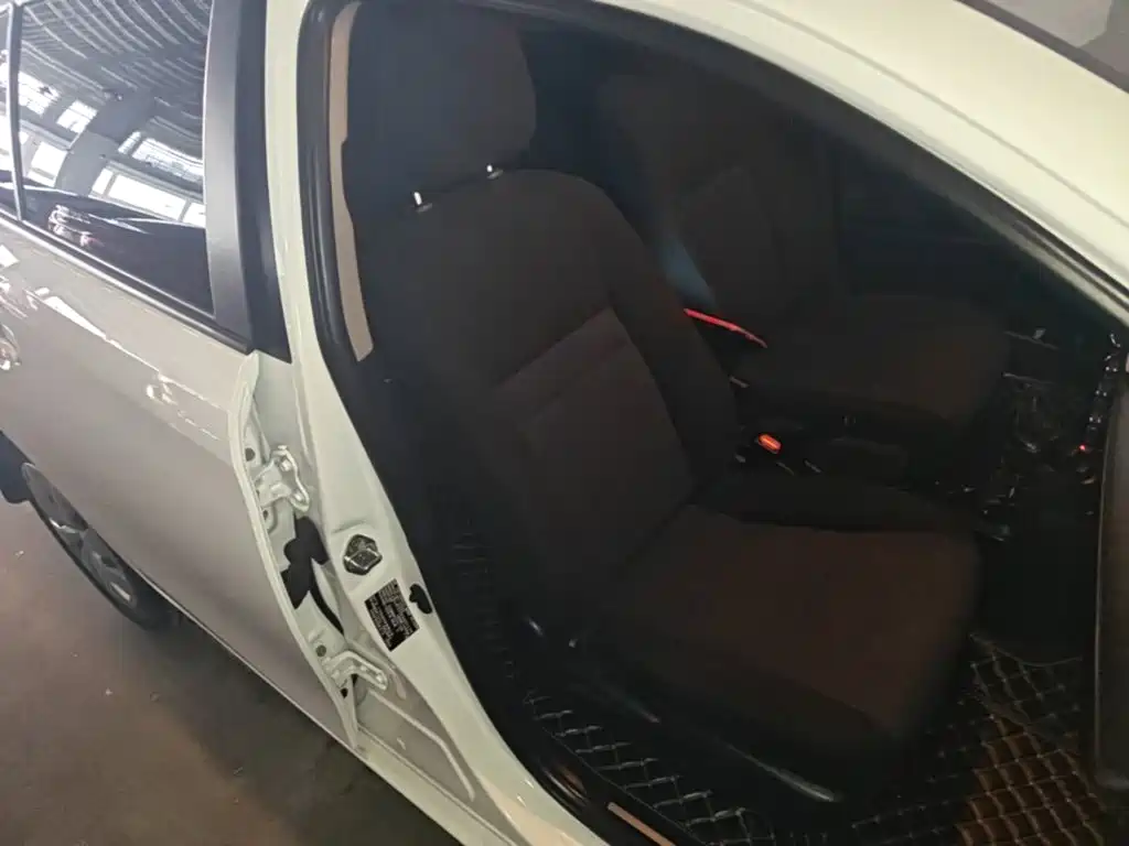 Toyota Yaris L 2019 — фото 25