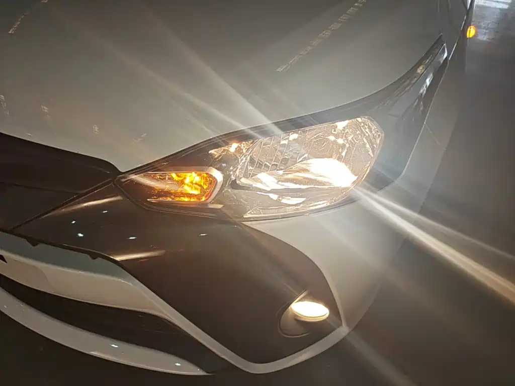 Toyota Yaris L 2019 — фото 24
