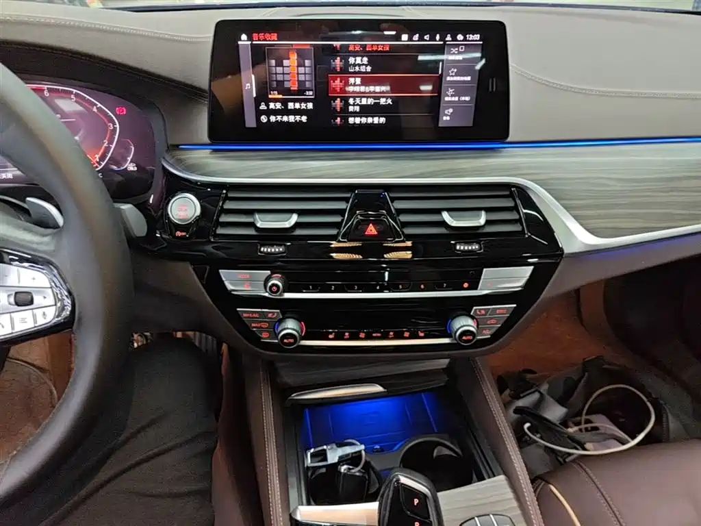 BMW 5 Series 2020 — фото 13