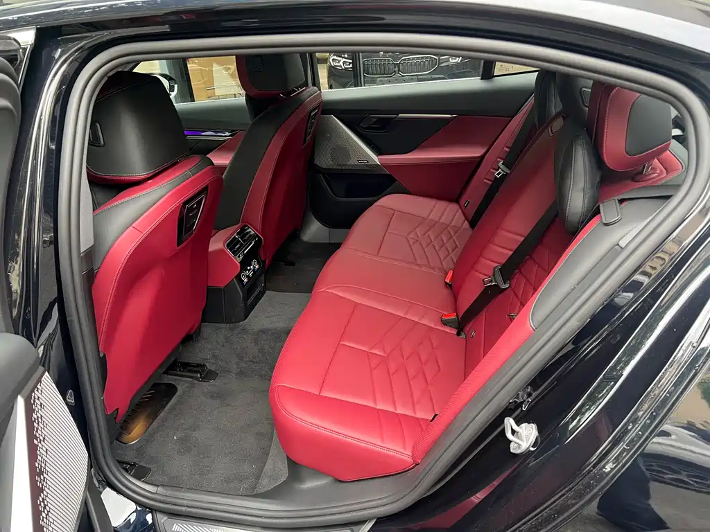 BMW i5 2025 — фото 14