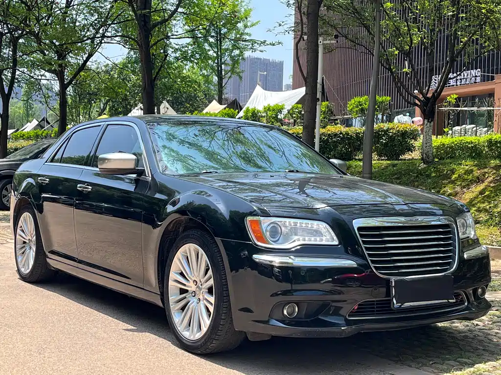 Chrysler 300C 2014 — фото 3