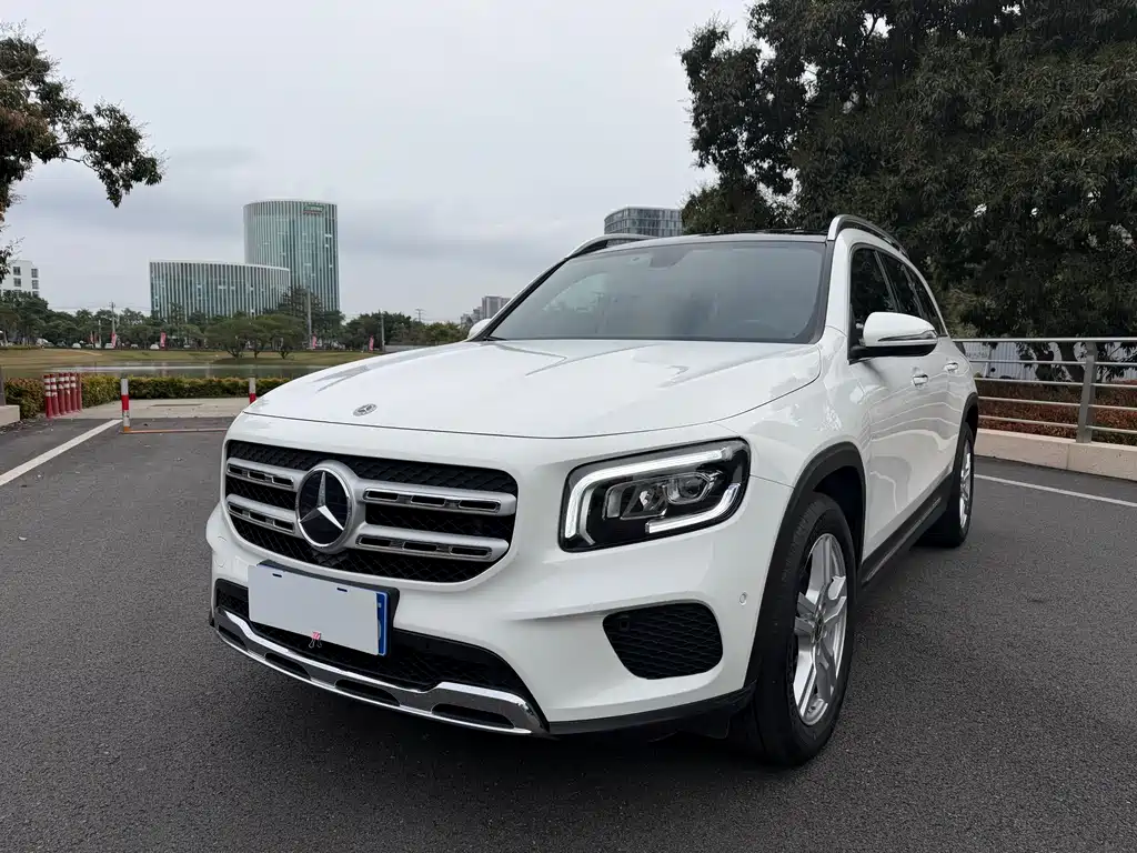 Mercedes-Benz GLB 2021 — фото 1