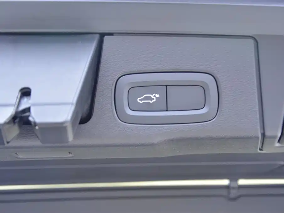Volvo XC60 2025 — фото 14