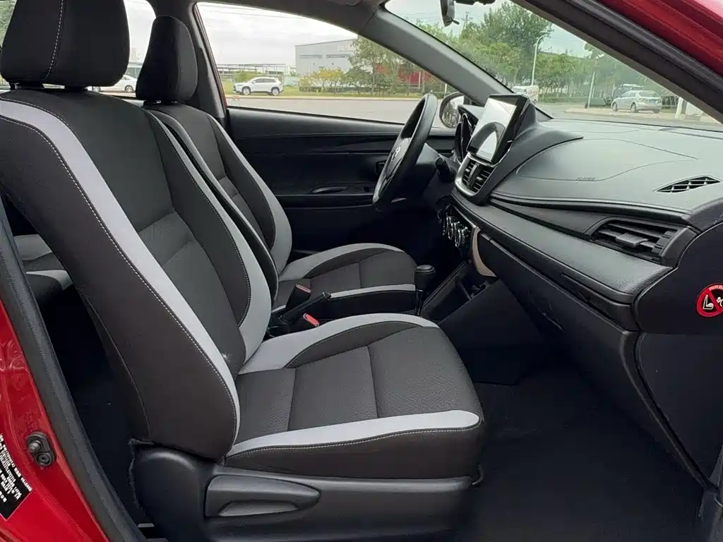 Toyota Yaris L 2020 — фото 10