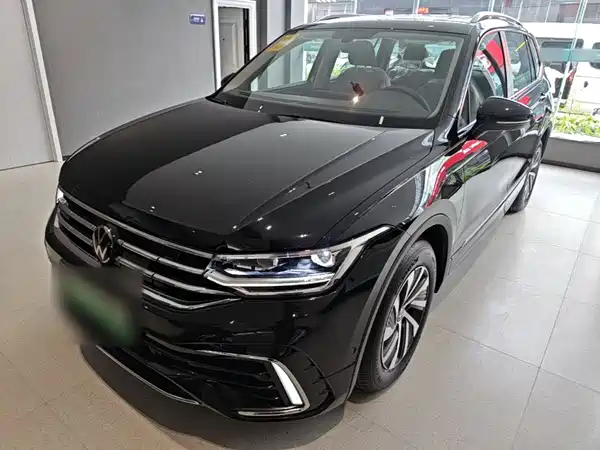 Volkswagen Tiguan L Plug-In Hybrid 2025