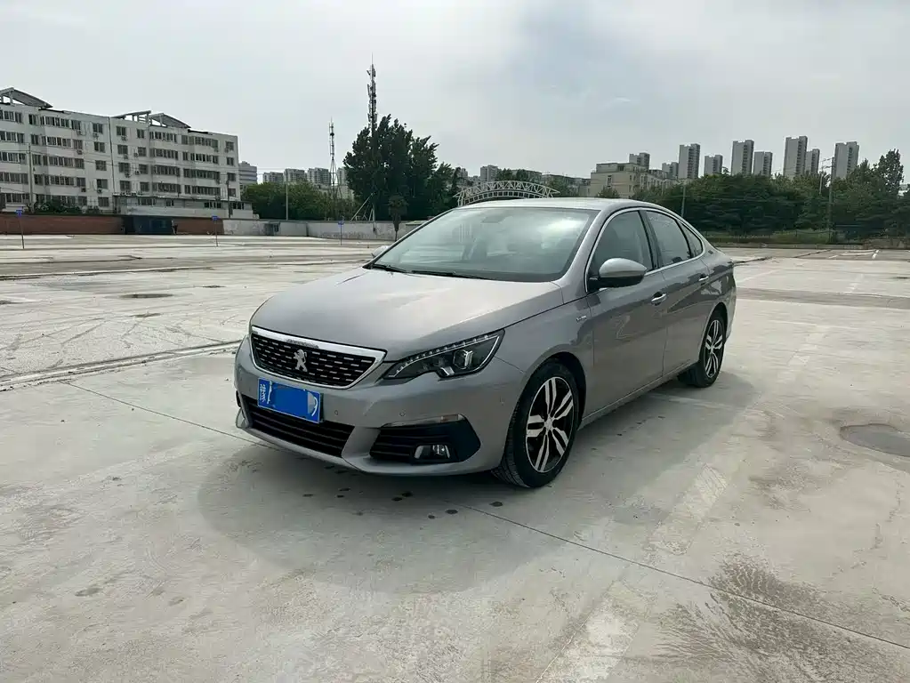 Peugeot 308 2017 — фото 1
