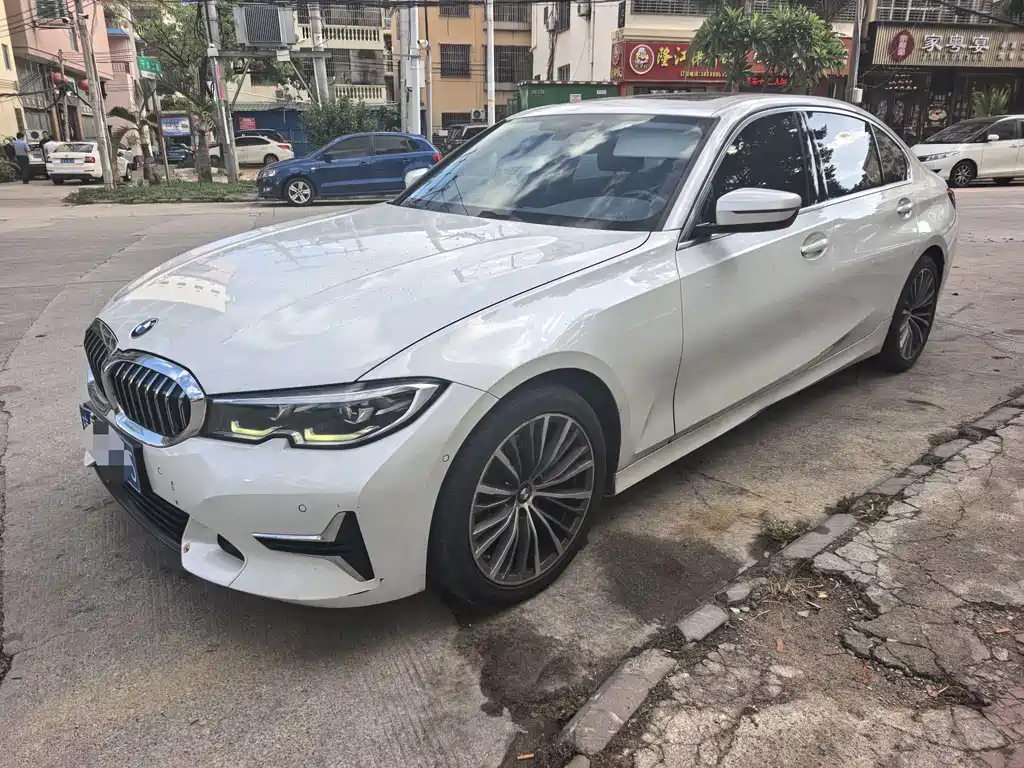 BMW 3 Series 2019 — фото 1