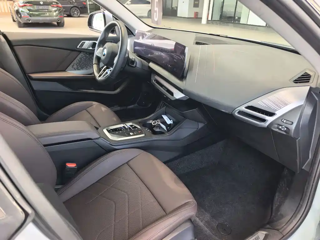BMW 2 Series 2025 — фото 17