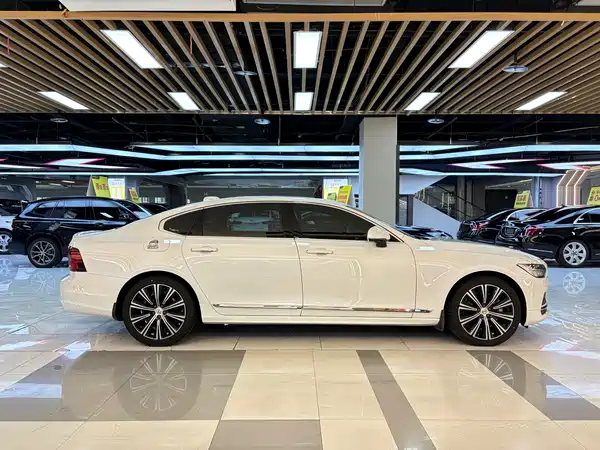 Volvo S90 2021