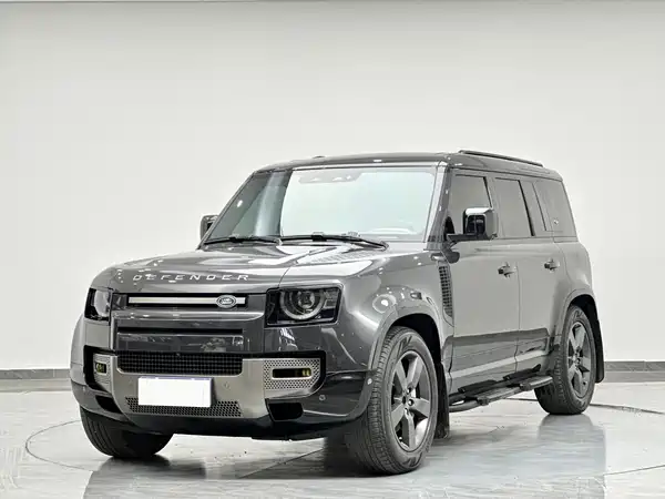 Land Rover Defender 2024