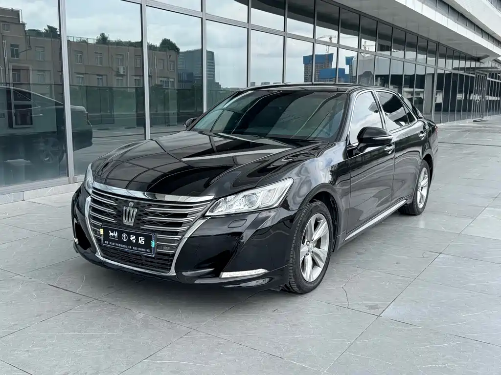 Toyota Crown 2016 — фото 1