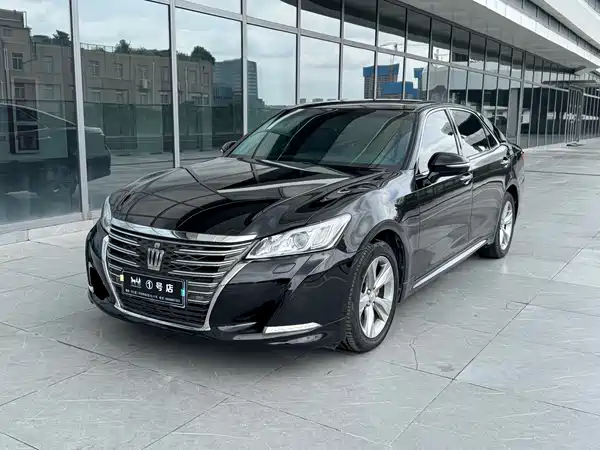 Toyota Crown 2016
